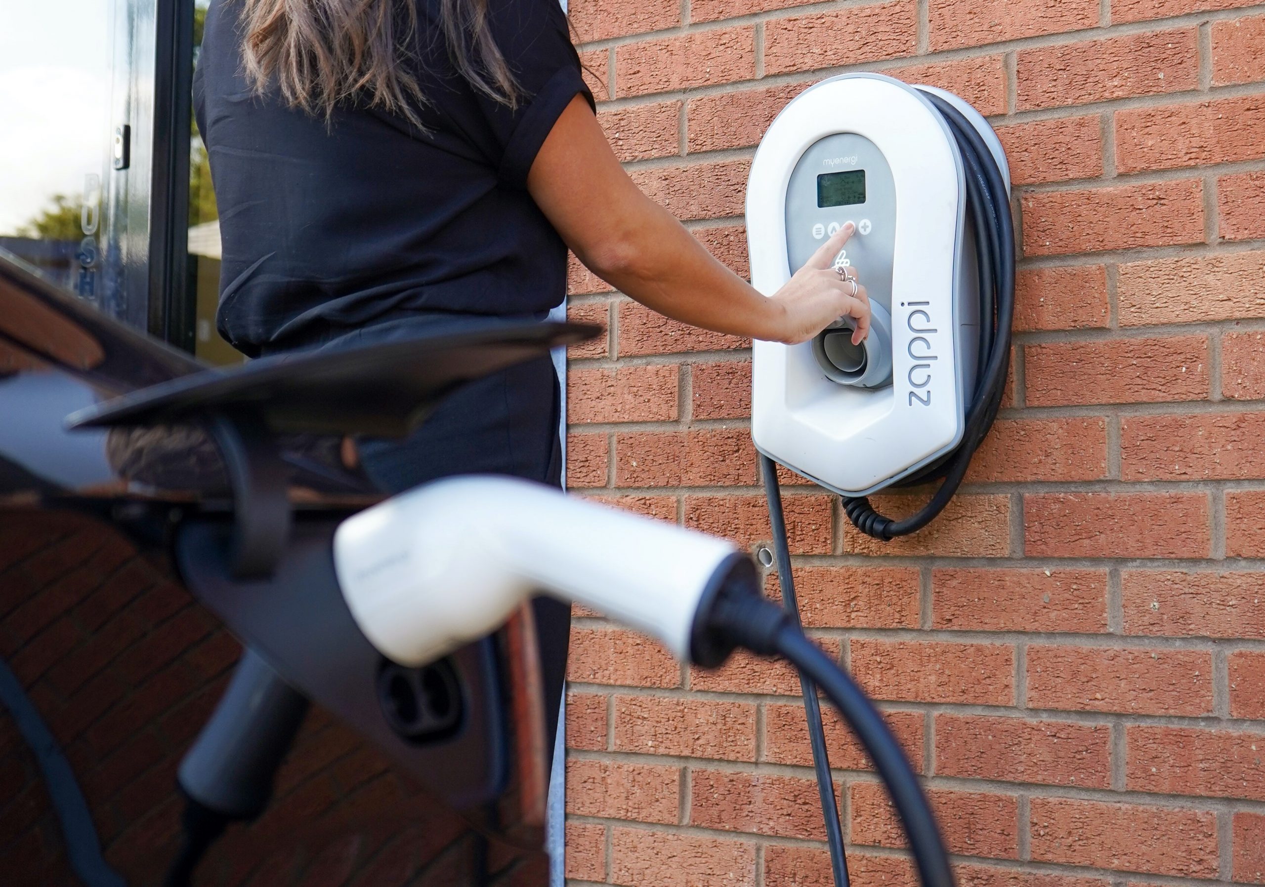 Electric Vehicles Able To Be Charged, Free-Of-Charge All Around The UK